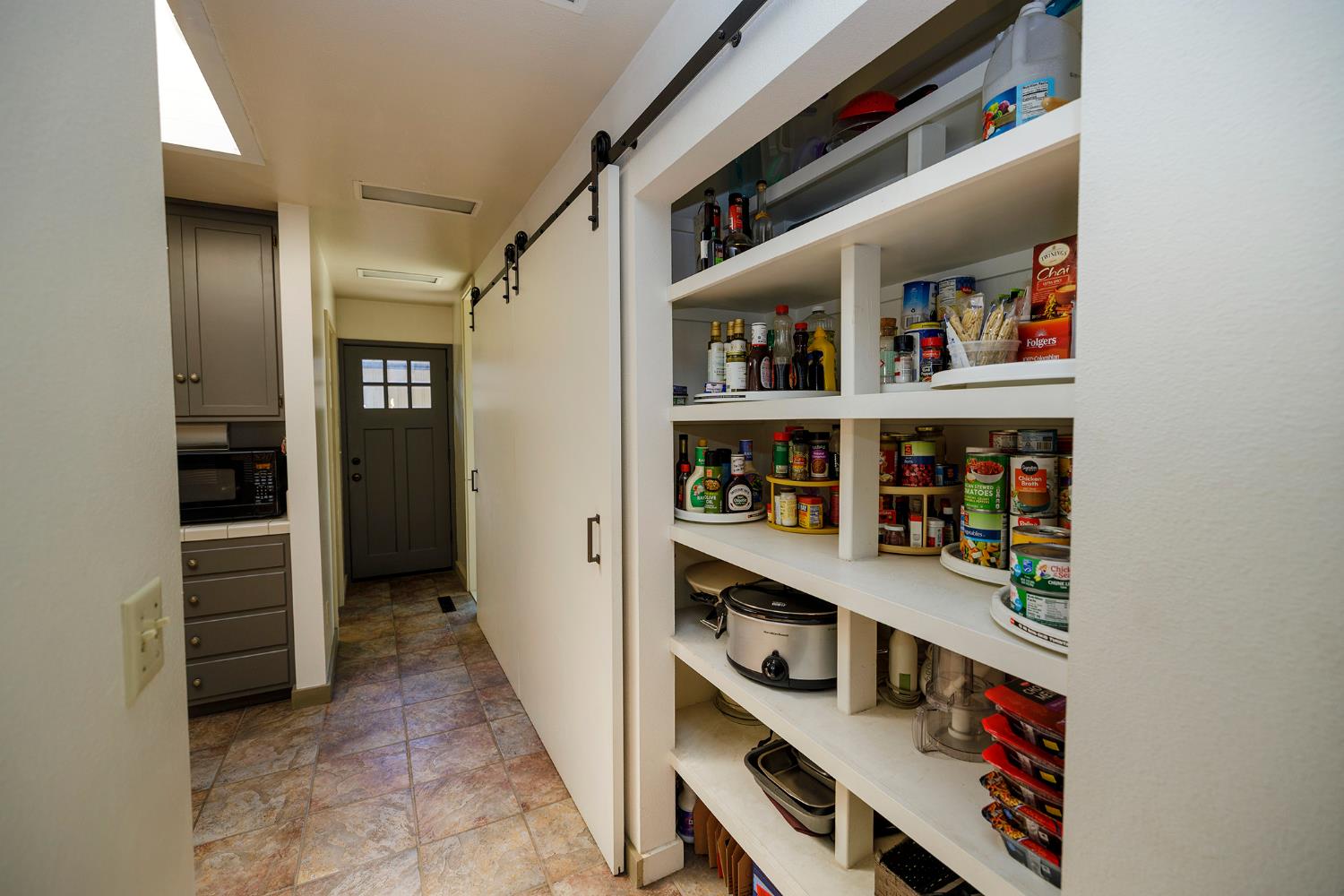 820 Charles St, Hughson, CA 95326