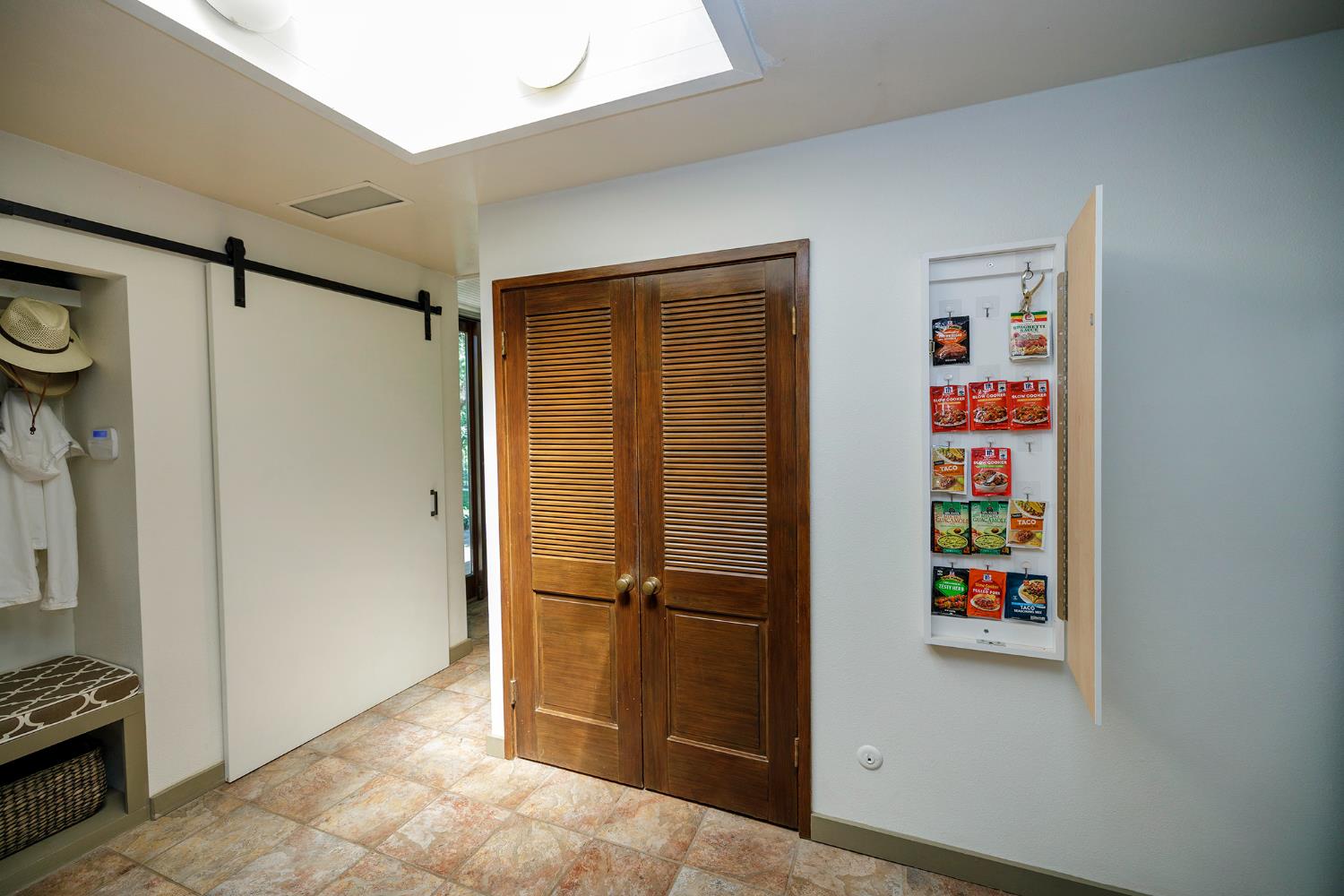 820 Charles St, Hughson, CA 95326