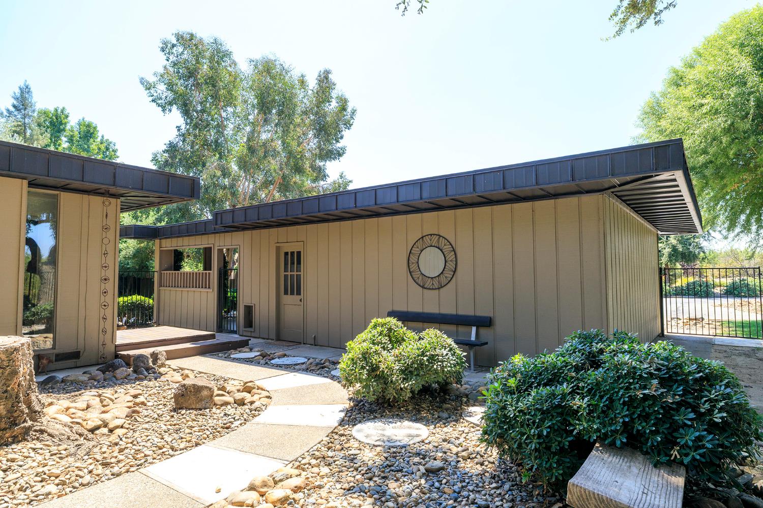 820 Charles St, Hughson, CA 95326