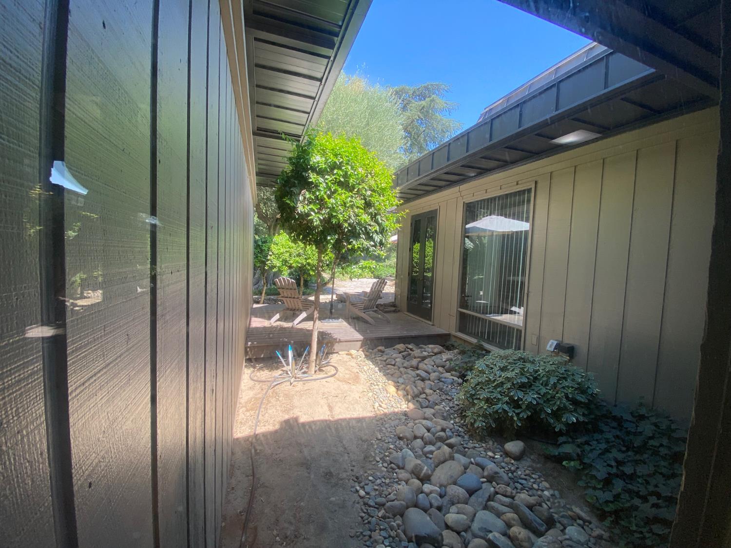820 Charles St, Hughson, CA 95326