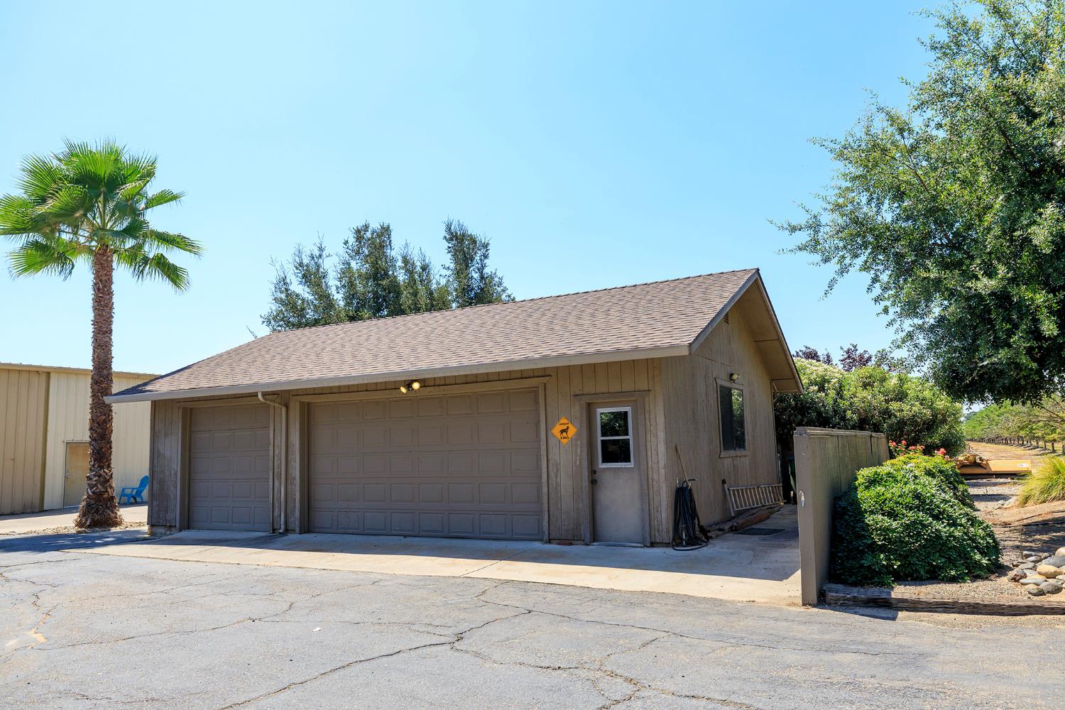 820 Charles St, Hughson, CA 95326