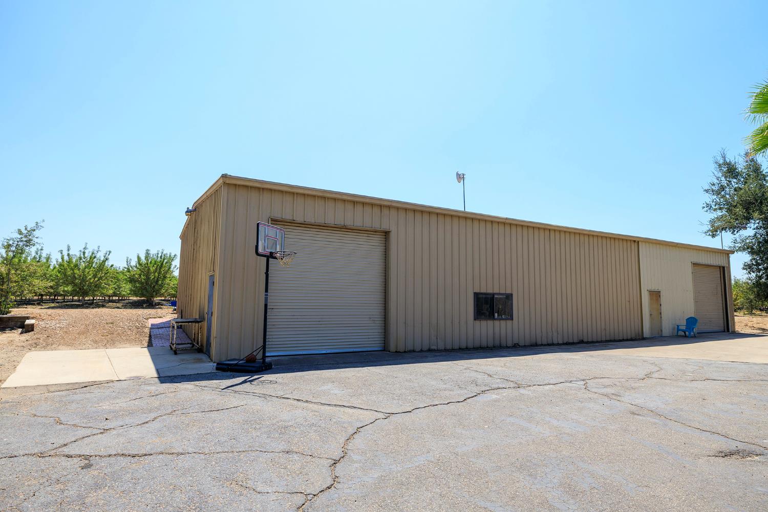 820 Charles St, Hughson, CA 95326