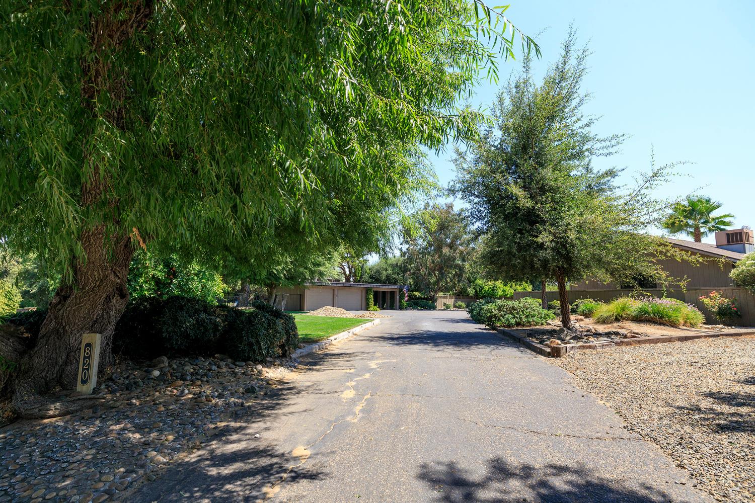 820 Charles St, Hughson, CA 95326