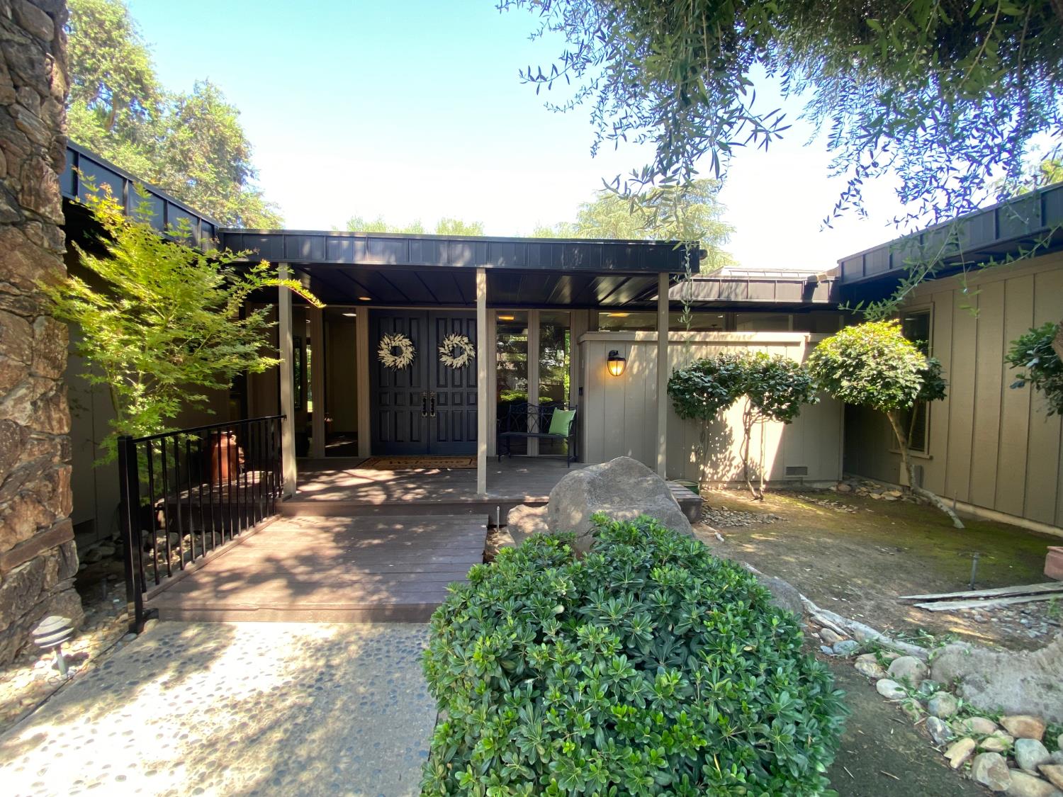 820 Charles St, Hughson, CA 95326