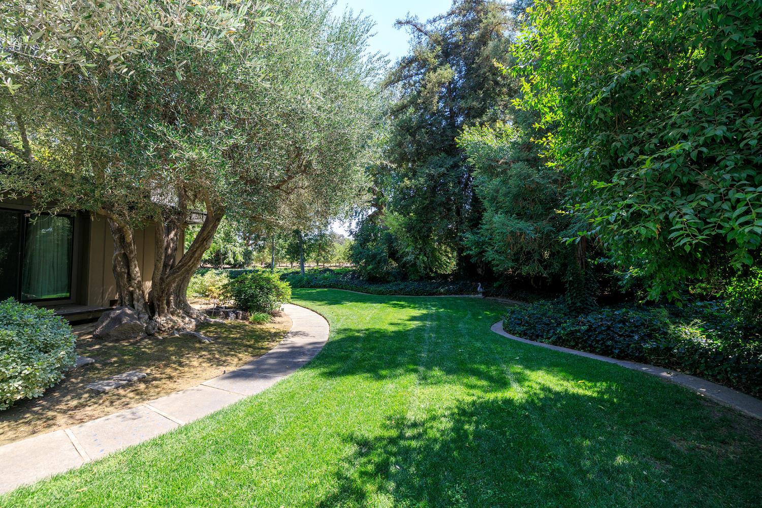820 Charles St, Hughson, CA 95326