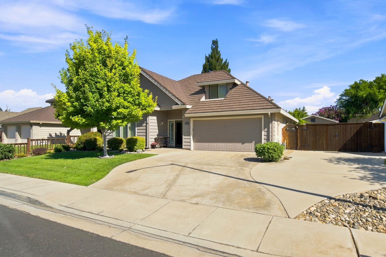 887 E Milgeo Ave, Ripon, CA 95366