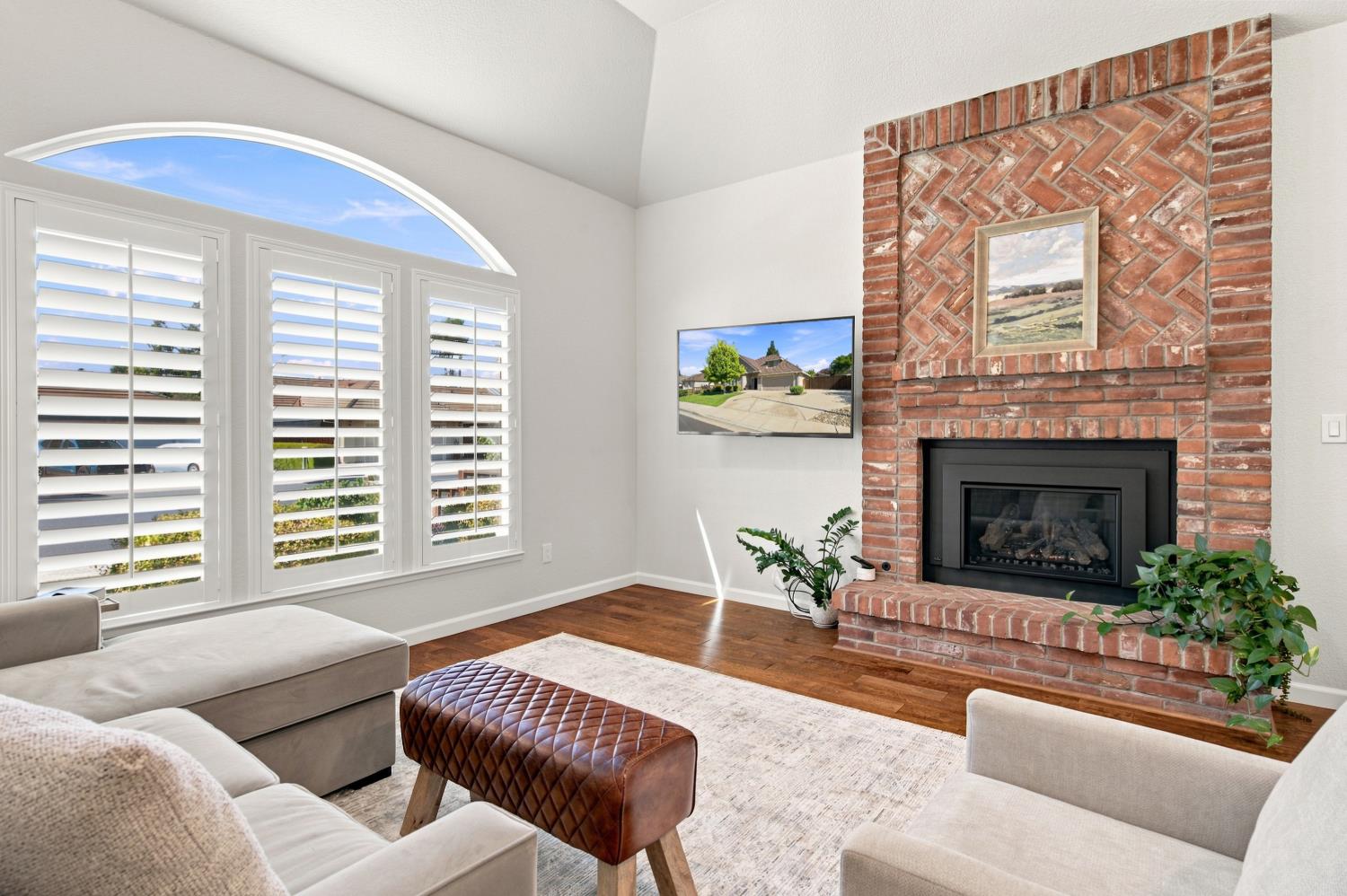 887 E Milgeo Ave, Ripon, CA 95366