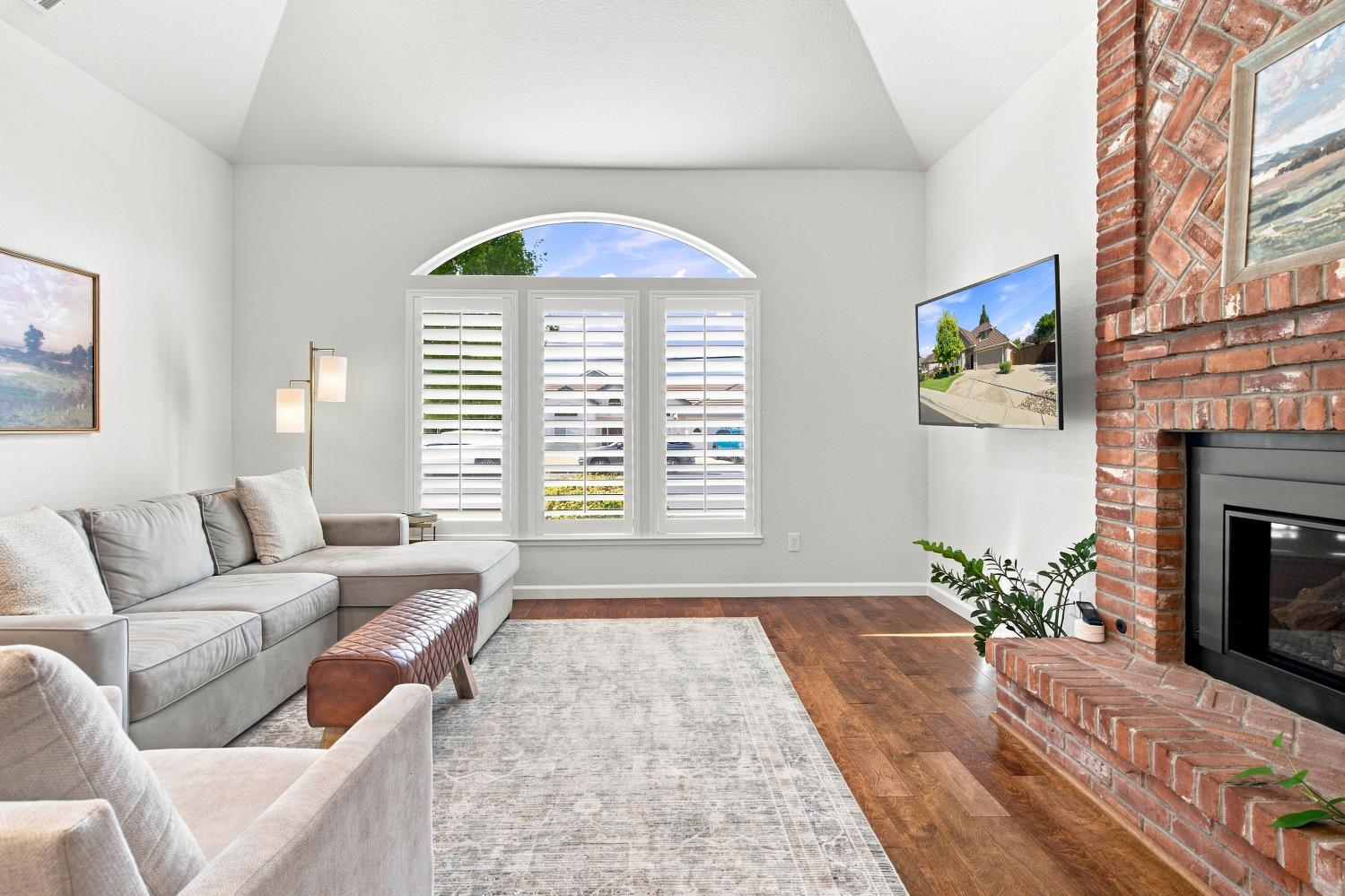 887 E Milgeo Ave, Ripon, CA 95366