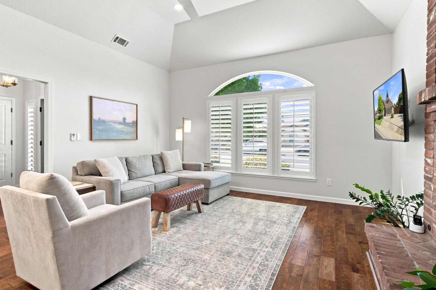 887 E Milgeo Ave, Ripon, CA 95366