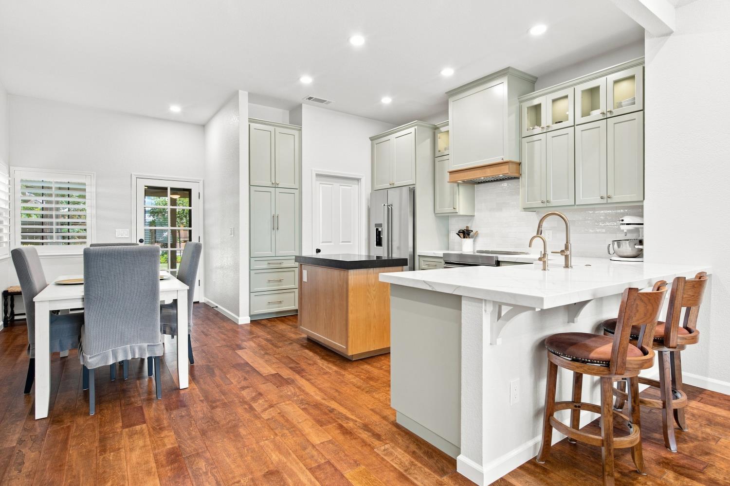 887 E Milgeo Ave, Ripon, CA 95366