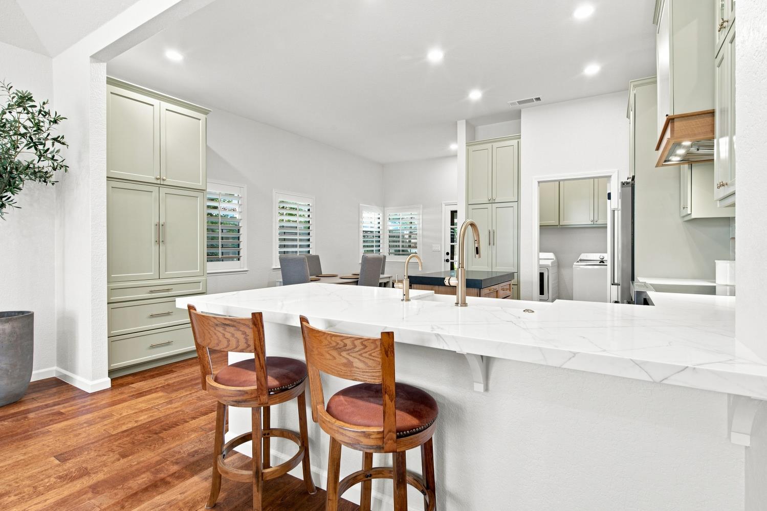 887 E Milgeo Ave, Ripon, CA 95366