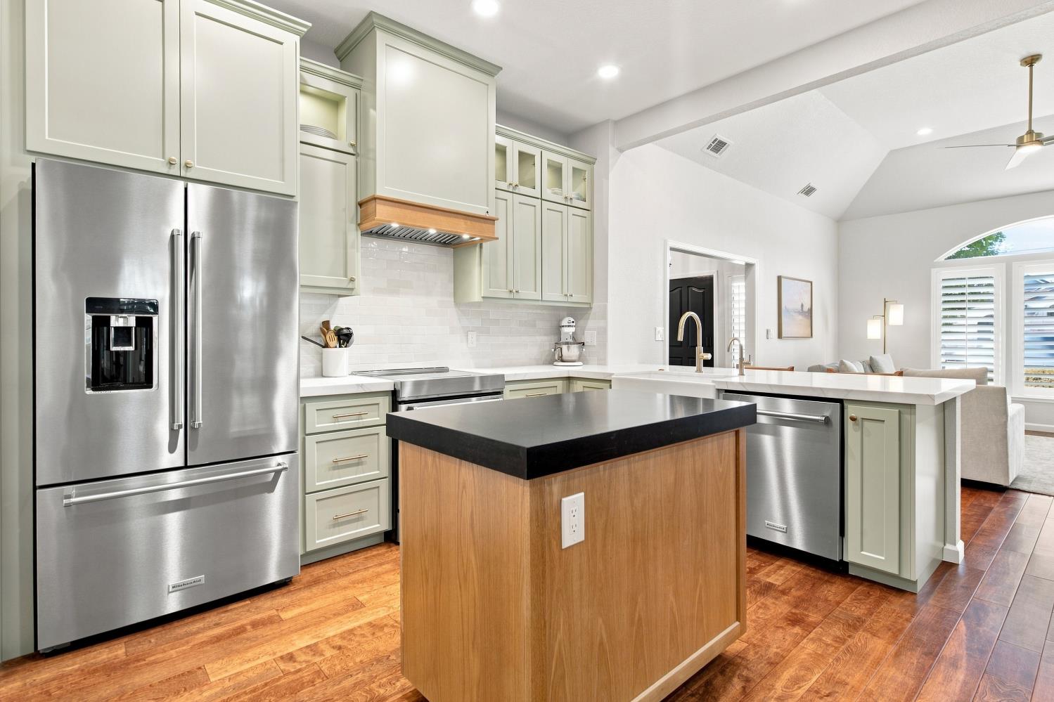 887 E Milgeo Ave, Ripon, CA 95366