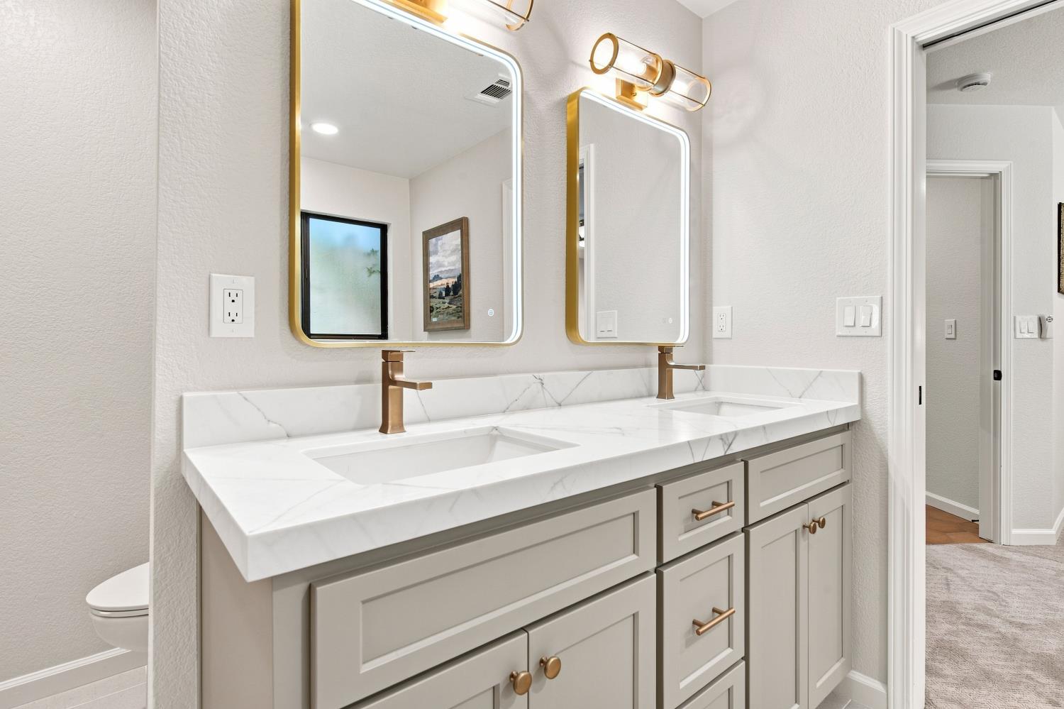 887 E Milgeo Ave, Ripon, CA 95366