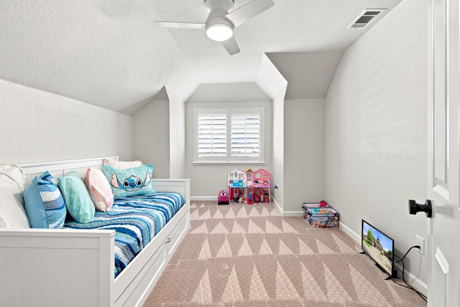 887 E Milgeo Ave, Ripon, CA 95366