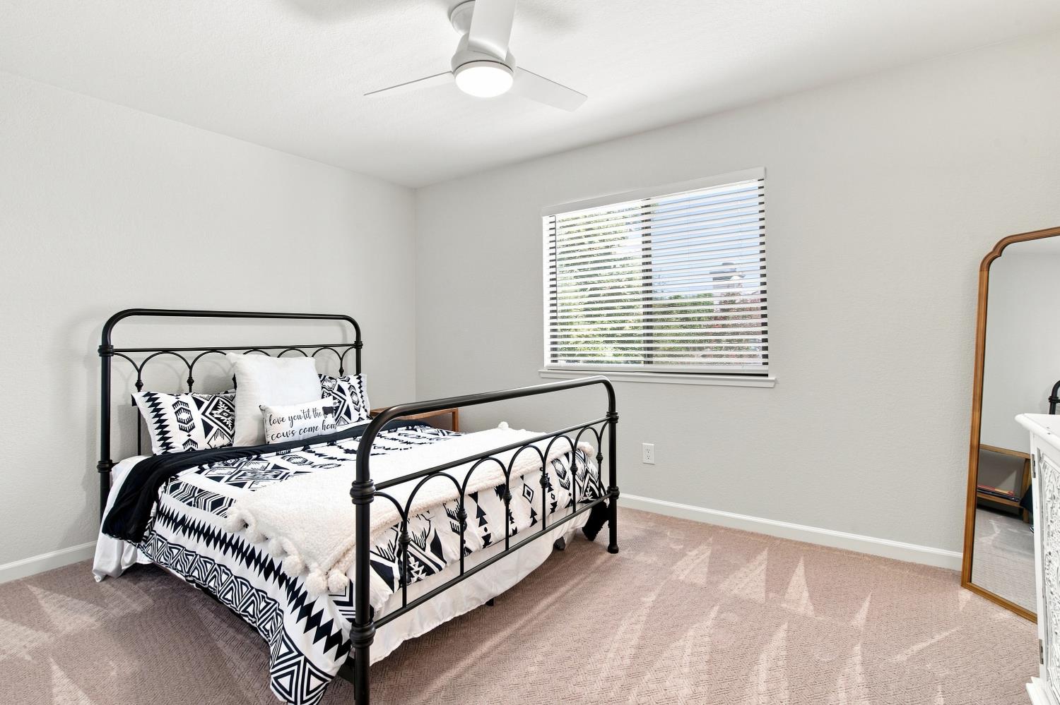 887 E Milgeo Ave, Ripon, CA 95366