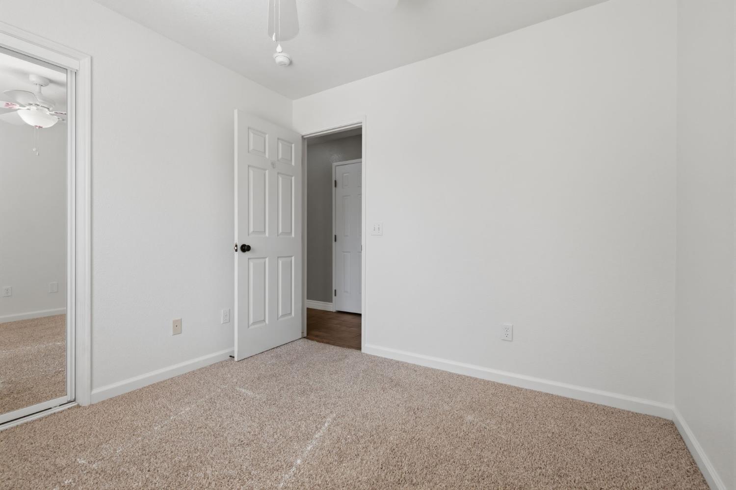 3031 W Loyola Ct, Visalia, CA 93277