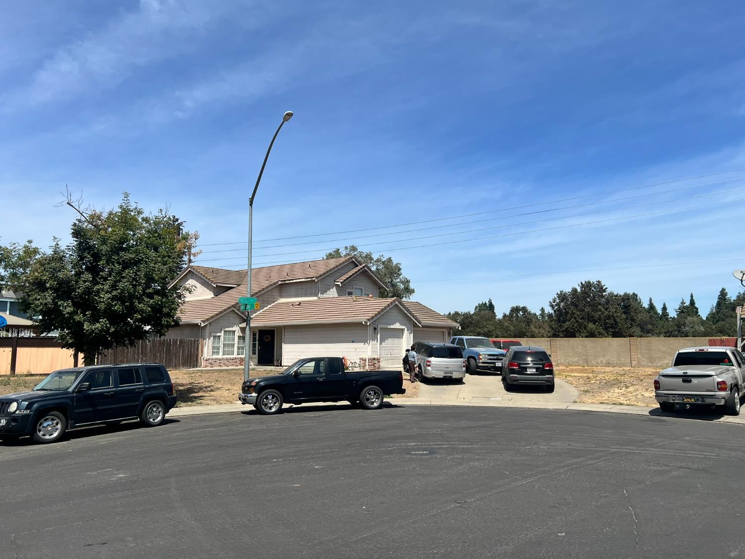 737 Redfield Ave, Modesto, CA 95357