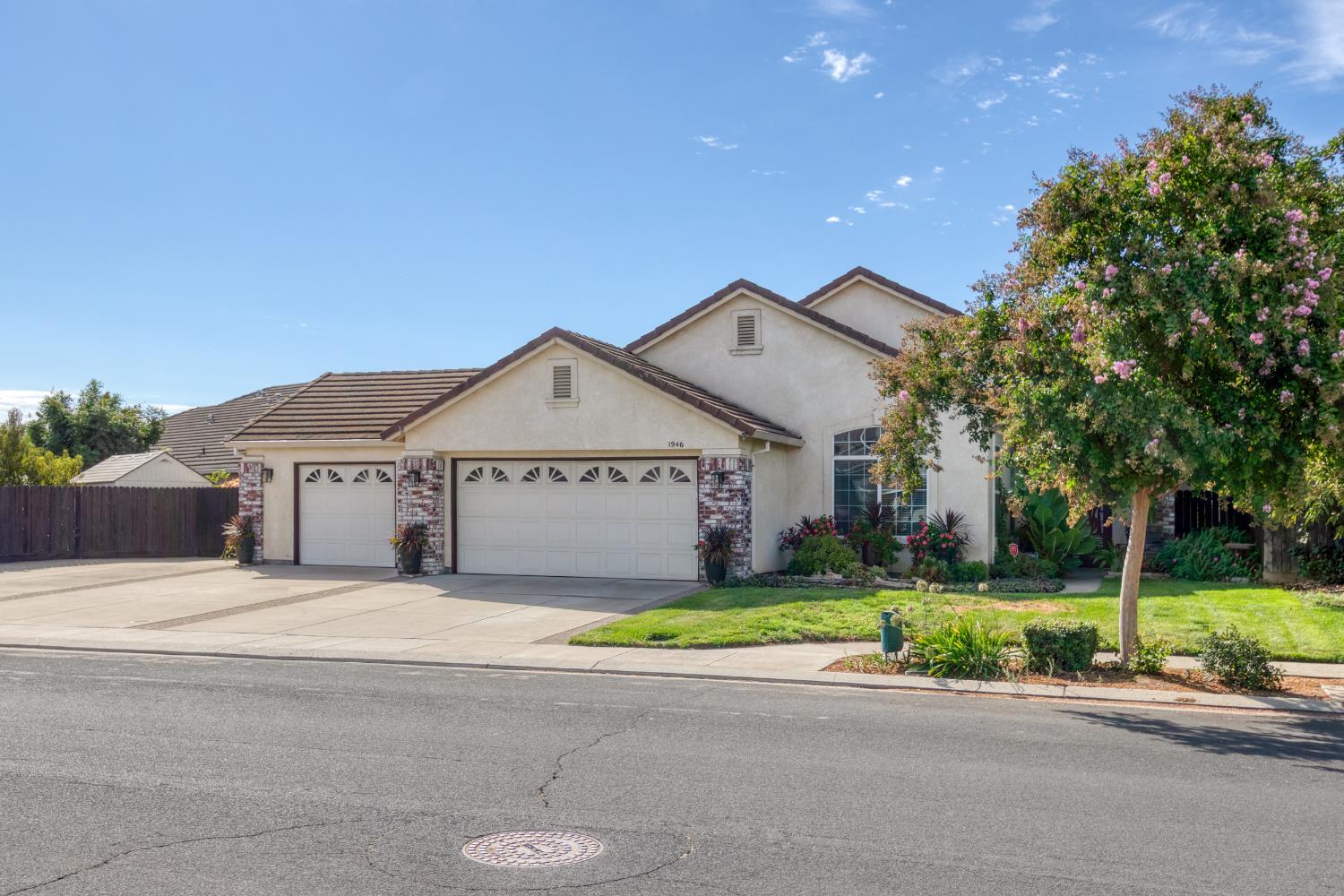 1946 Giuliano Way, Manteca, CA 95336