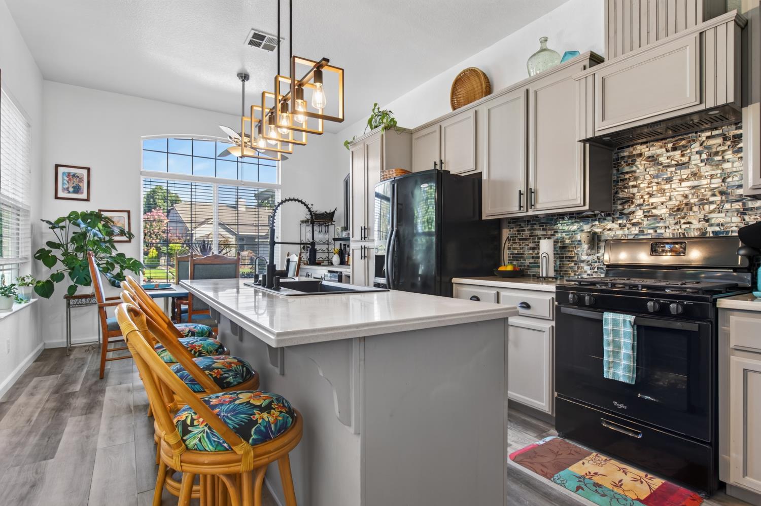 1946 Giuliano Way, Manteca, CA 95336