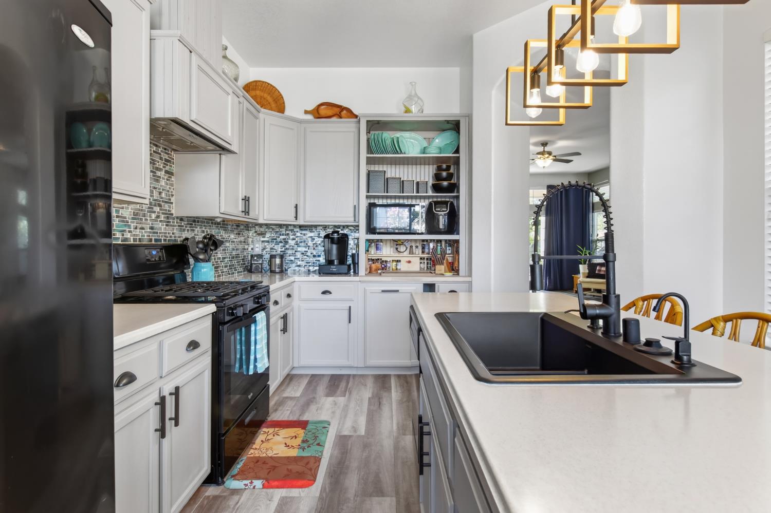 1946 Giuliano Way, Manteca, CA 95336