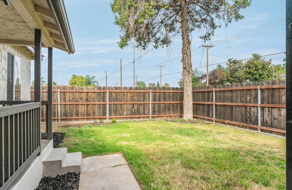 942 W Childs Ave, Merced, CA 95341