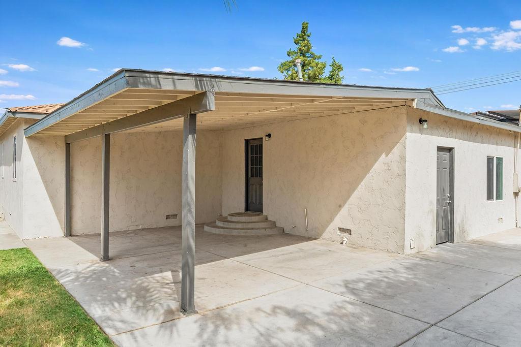 942 W Childs Ave, Merced, CA 95341