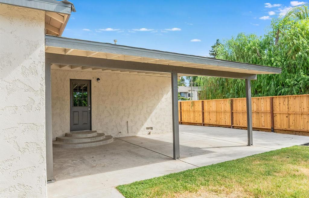 942 W Childs Ave, Merced, CA 95341