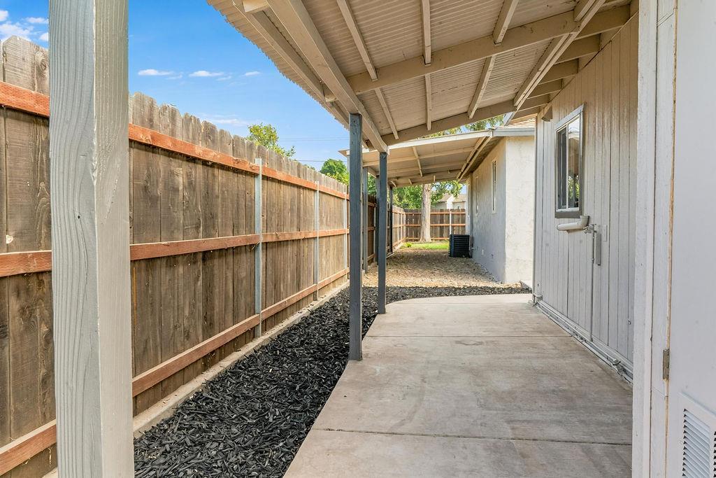 942 W Childs Ave, Merced, CA 95341
