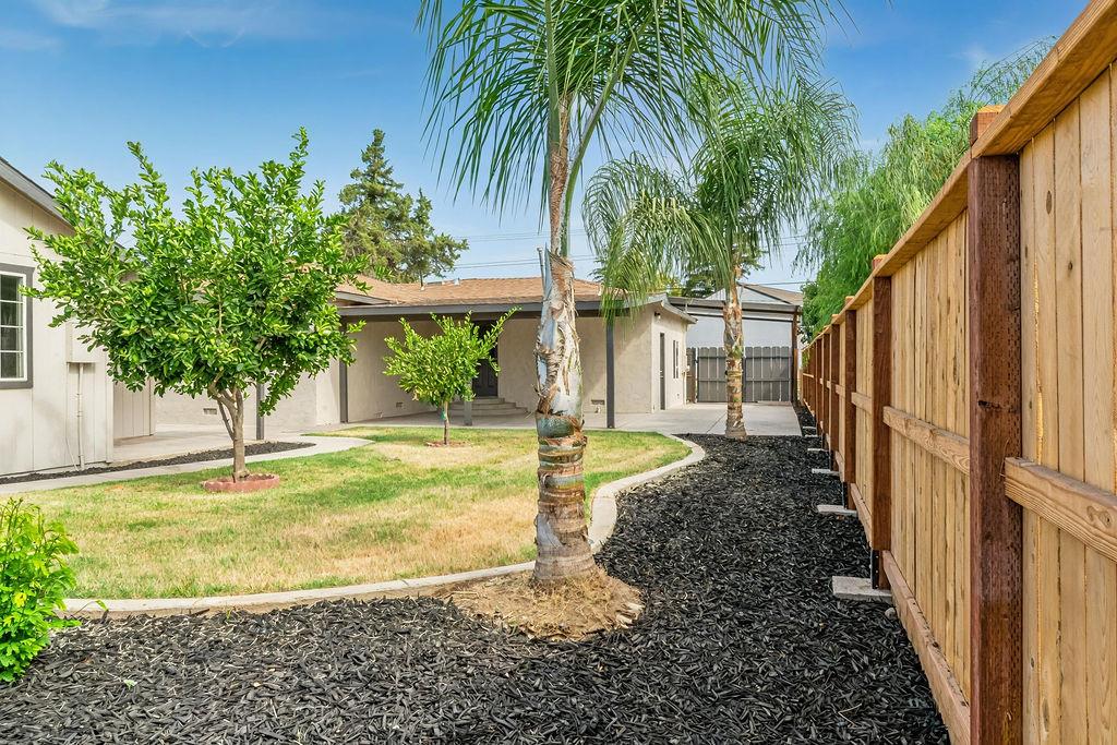 942 W Childs Ave, Merced, CA 95341
