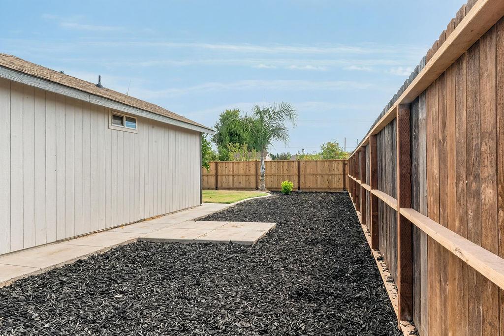 942 W Childs Ave, Merced, CA 95341