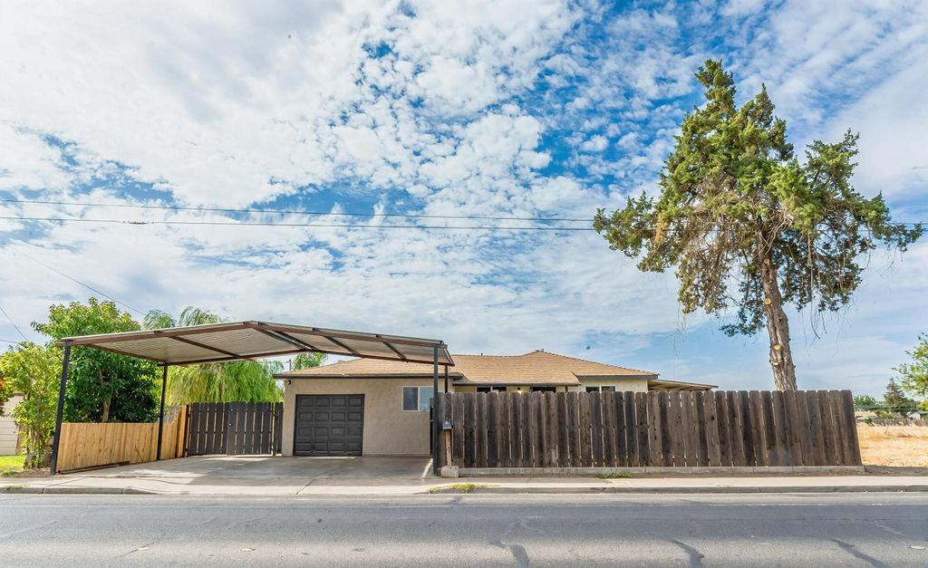 942 W Childs Ave, Merced, CA 95341