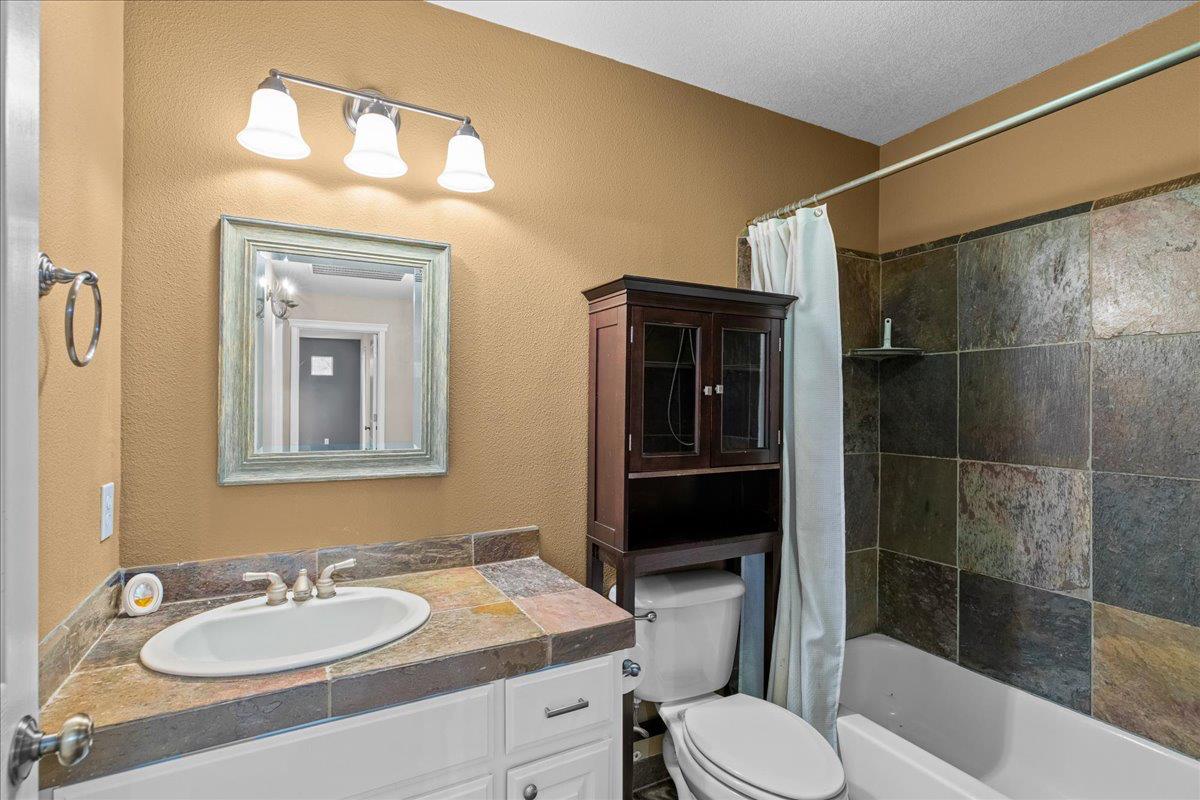3403 Freitas Ct, Turlock, CA 95382