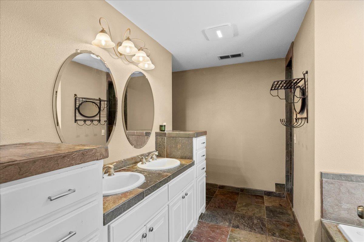 3403 Freitas Ct, Turlock, CA 95382