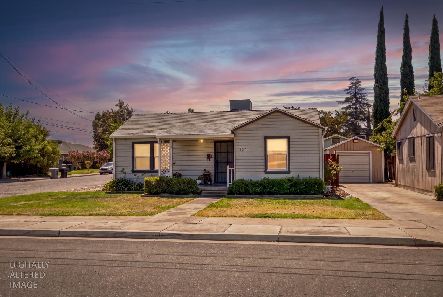 1107 Magnolia St, Oakdale, CA 95361