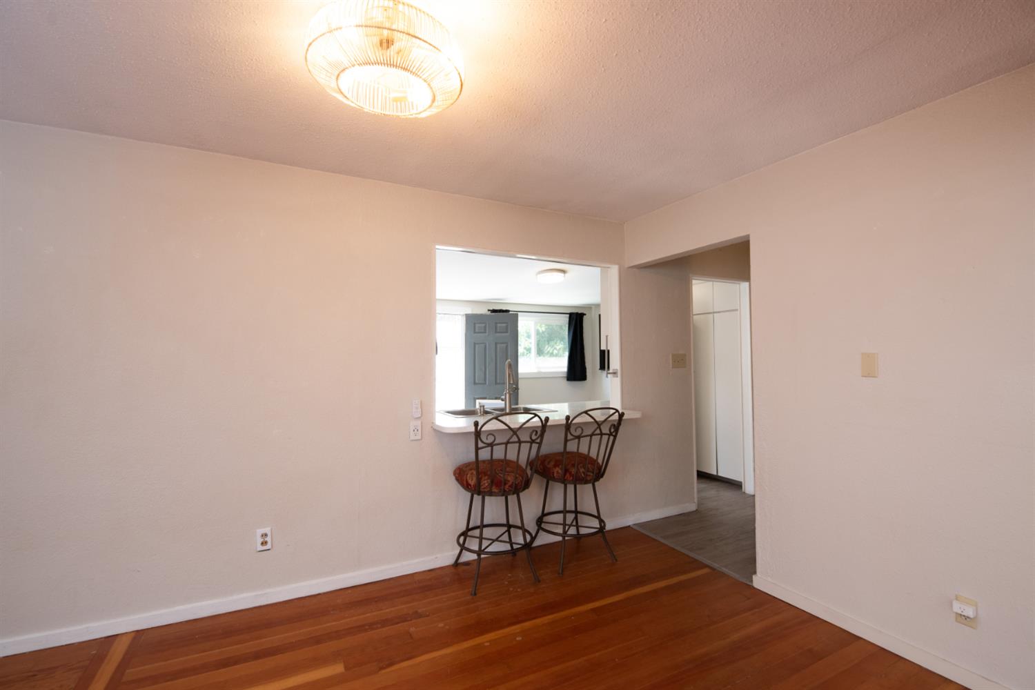 1107 Magnolia St, Oakdale, CA 95361