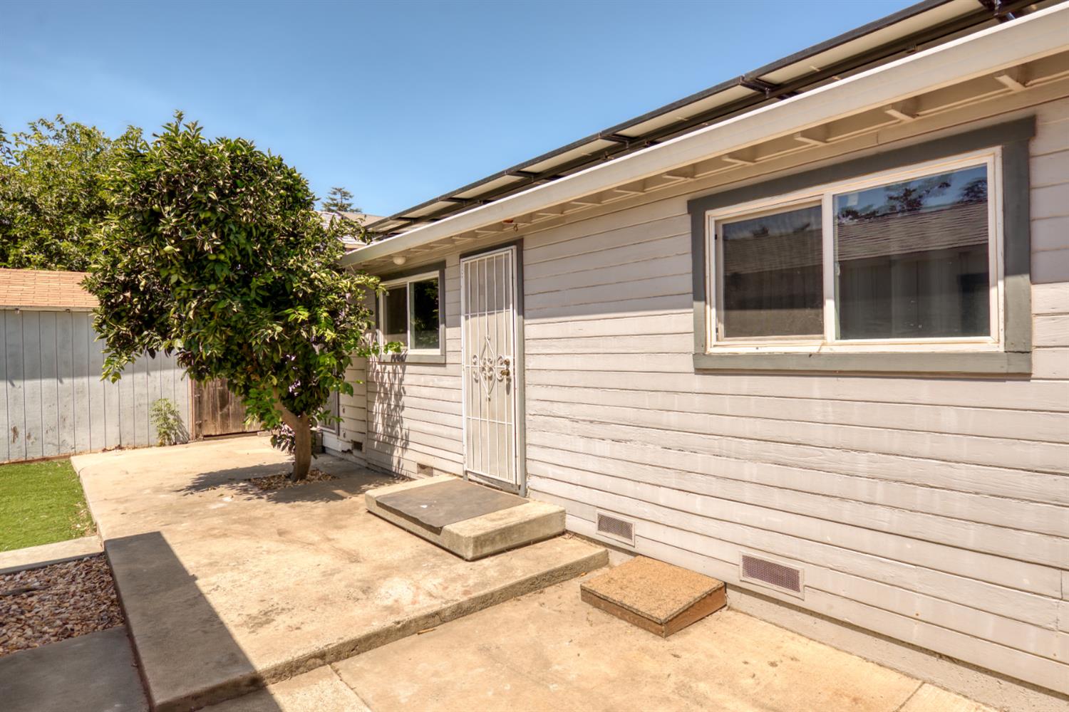 1107 Magnolia St, Oakdale, CA 95361