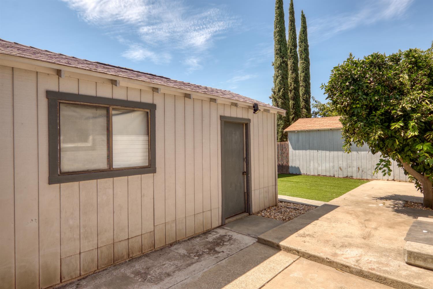 1107 Magnolia St, Oakdale, CA 95361