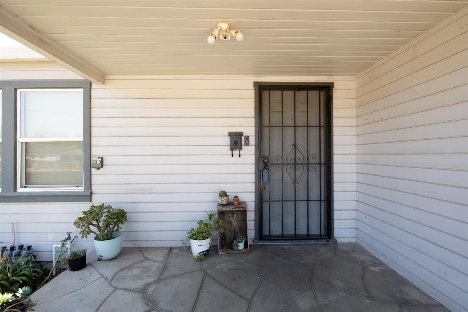 1107 Magnolia St, Oakdale, CA 95361
