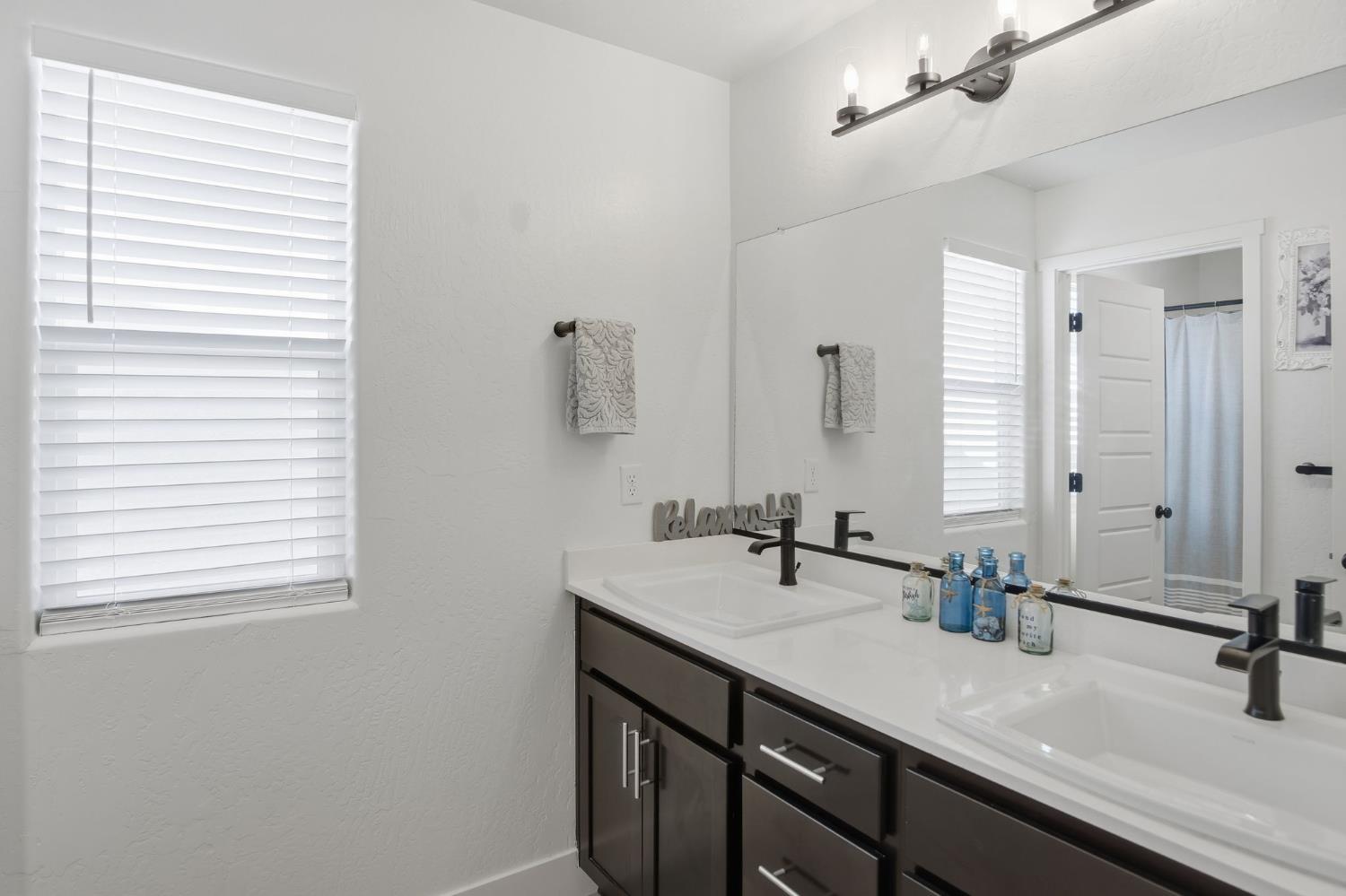 510 Sansoni St, Los Banos, CA 93635