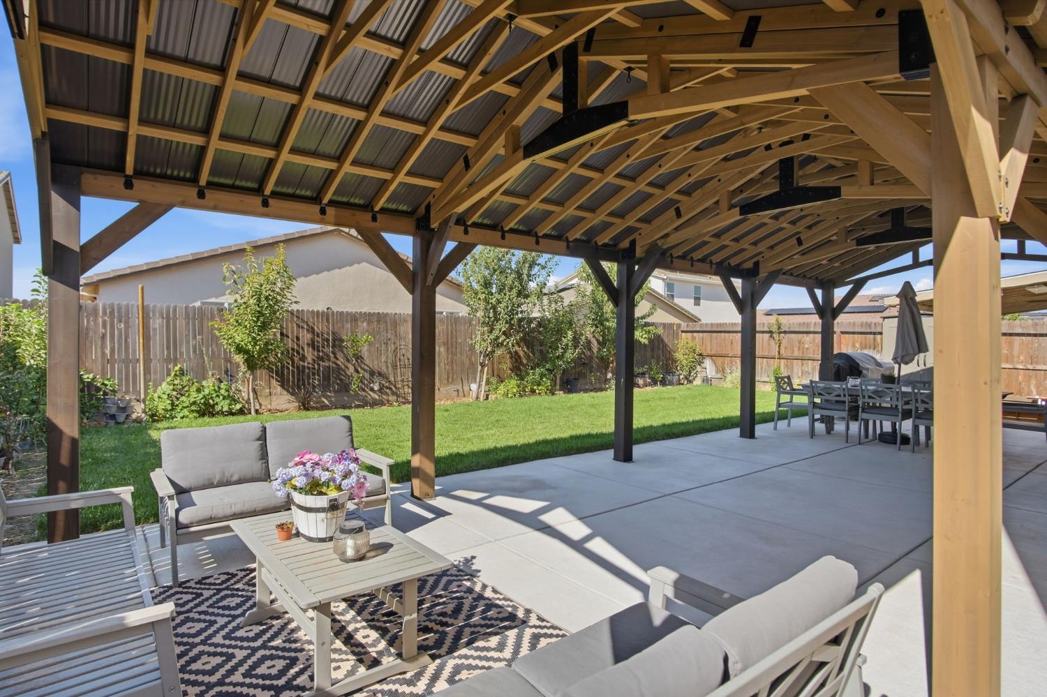 510 Sansoni St, Los Banos, CA 93635