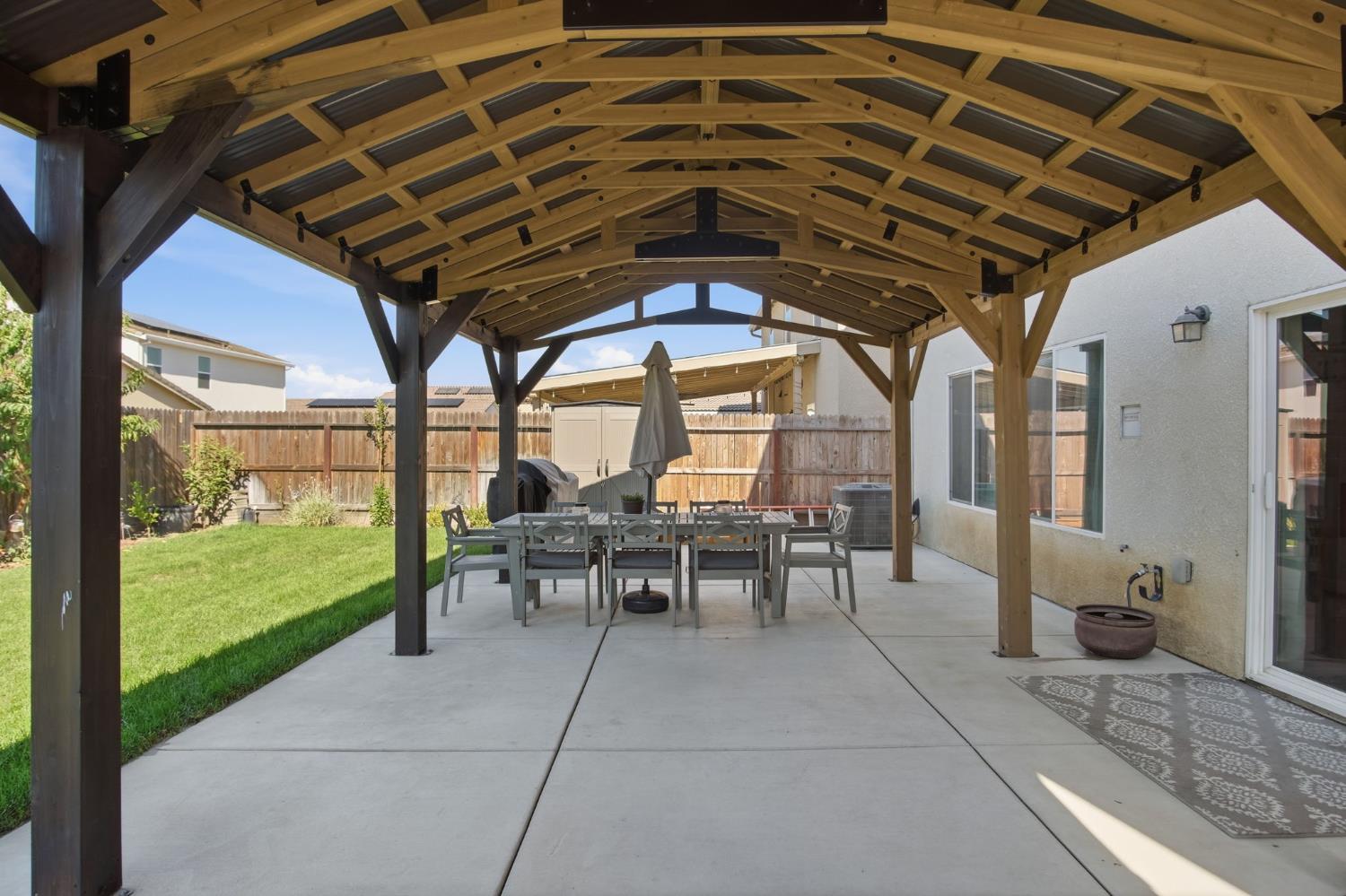 510 Sansoni St, Los Banos, CA 93635