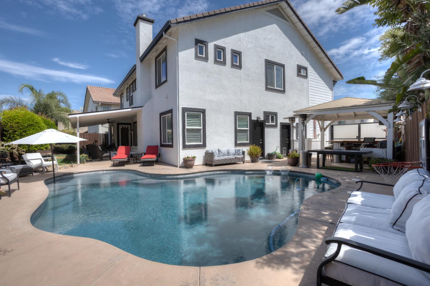 658 Alamo, Oakdale, CA 95361