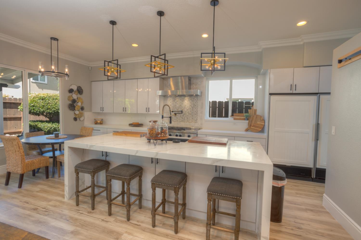 658 Alamo, Oakdale, CA 95361