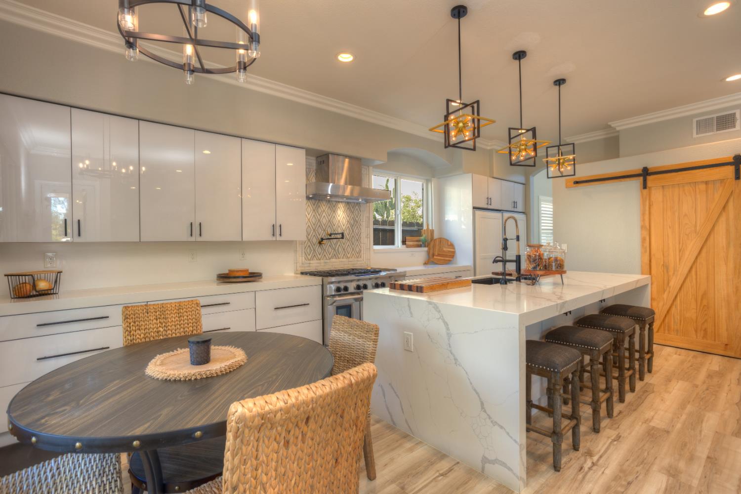 658 Alamo, Oakdale, CA 95361