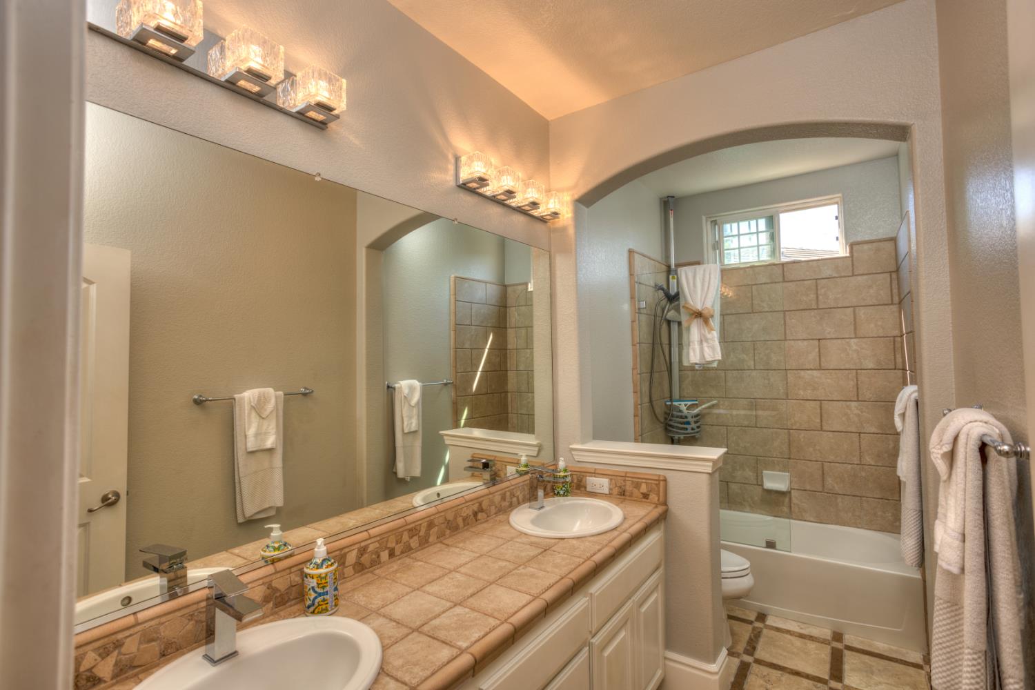 658 Alamo, Oakdale, CA 95361