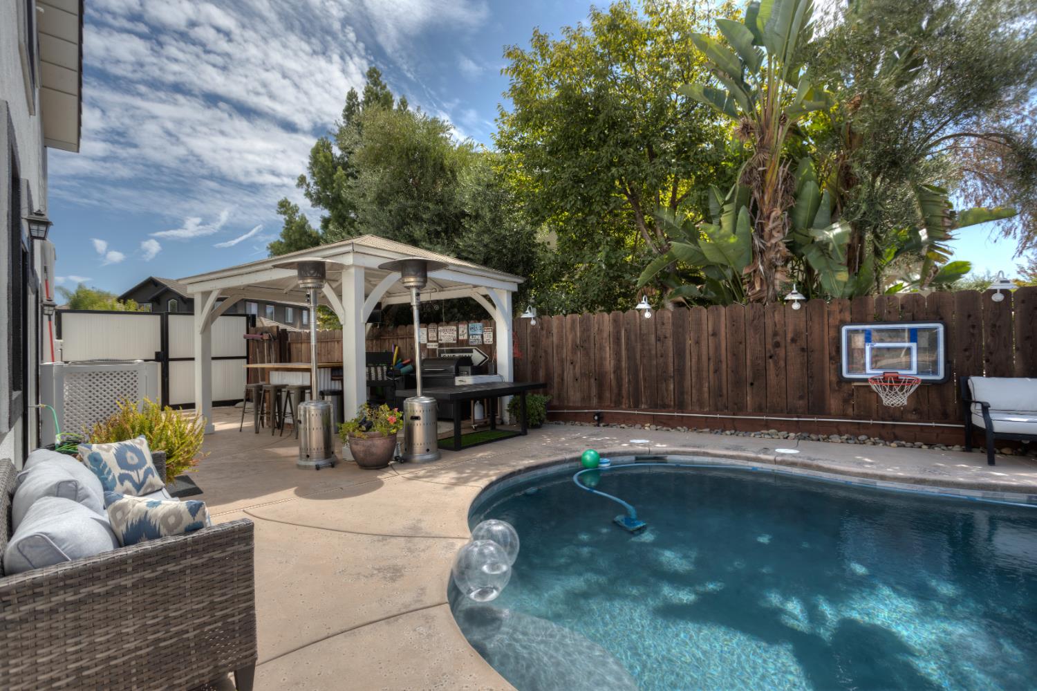 658 Alamo, Oakdale, CA 95361