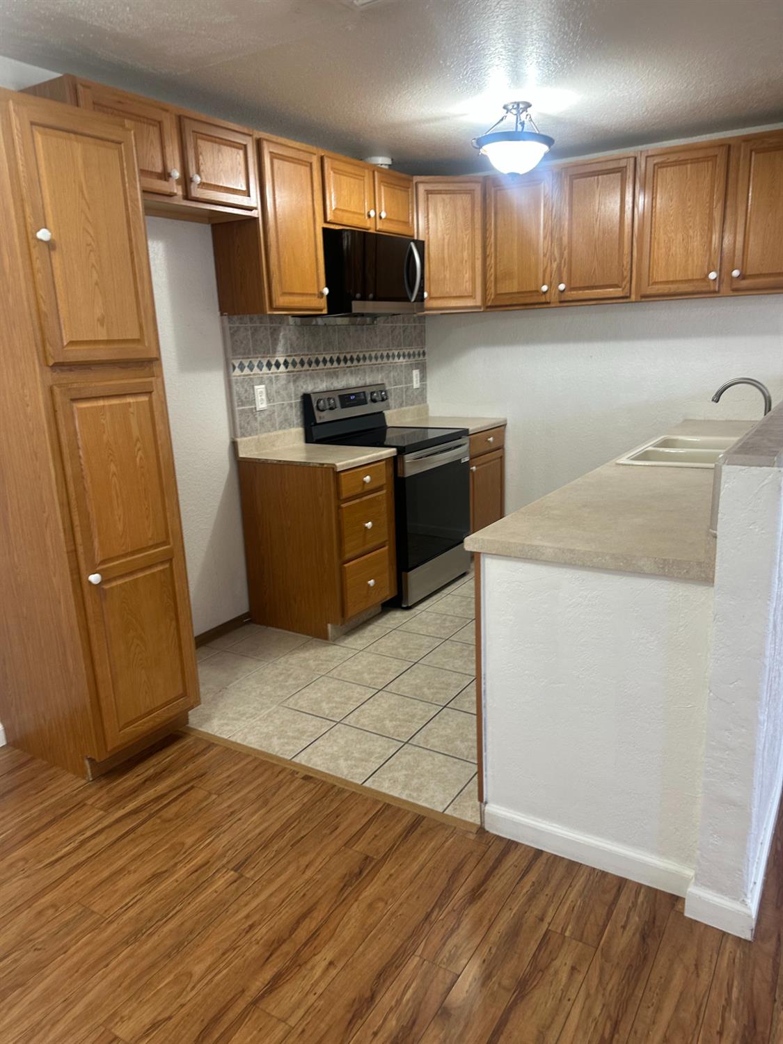 4000 Fara Biundo Dr #37, Modesto, CA 95355