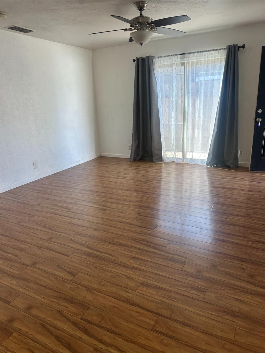 4000 Fara Biundo Dr #37, Modesto, CA 95355