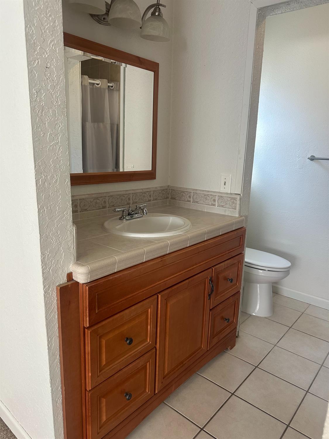 4000 Fara Biundo Dr #37, Modesto, CA 95355