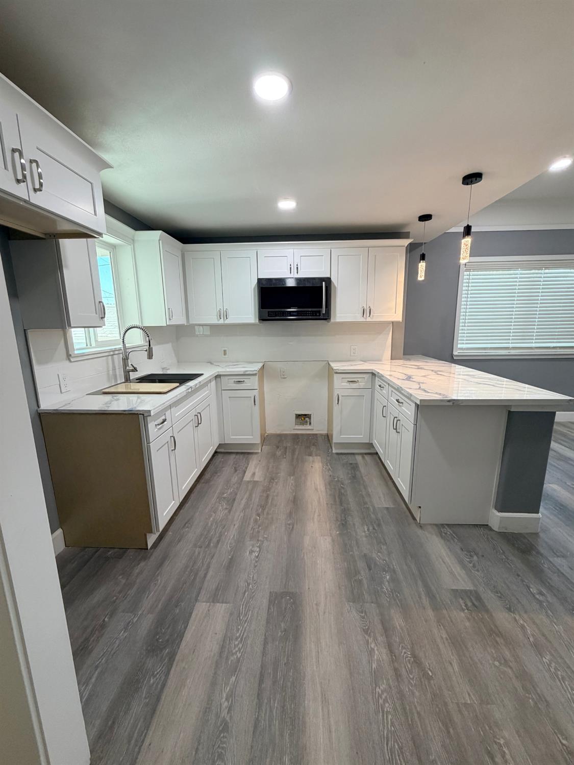 2427 E Tyler, Fresno, CA 93701